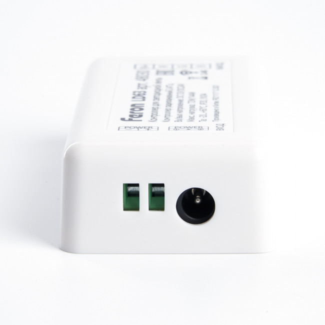 Контроллер RGB для светодиодной ленты с П/У белый, 12-24V, LD63, артикул FERON 48030