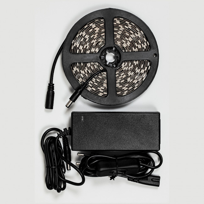 Светодиодная LED лента Feron LS606, 60SMD(5050)/m 14.4W/m 12V 3m RGB с адаптером с вилкой, контроллером с пультом в комплекте, артикул FERON 27722